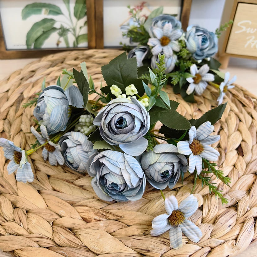 Искусственные цветы в Краснодаре | Цветы искусственные «Камелии с мелкоцветом», голубые, букет